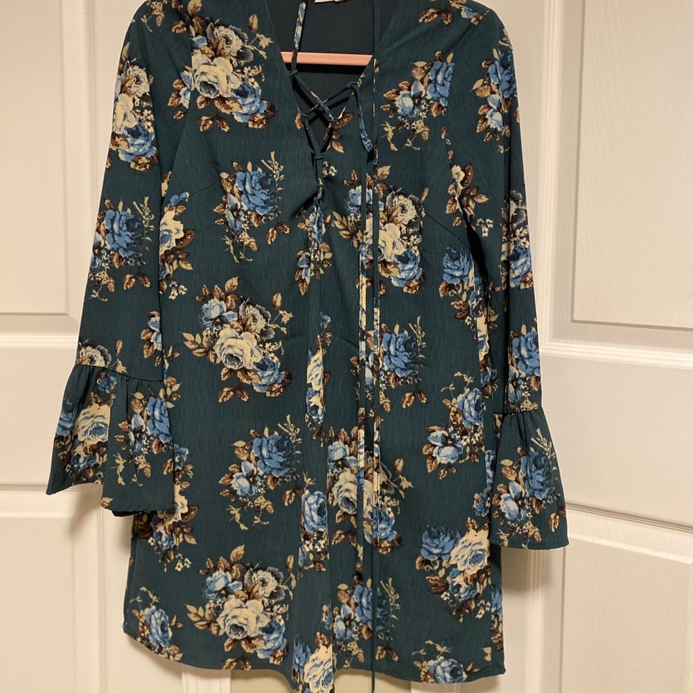 Above-the-knee dress